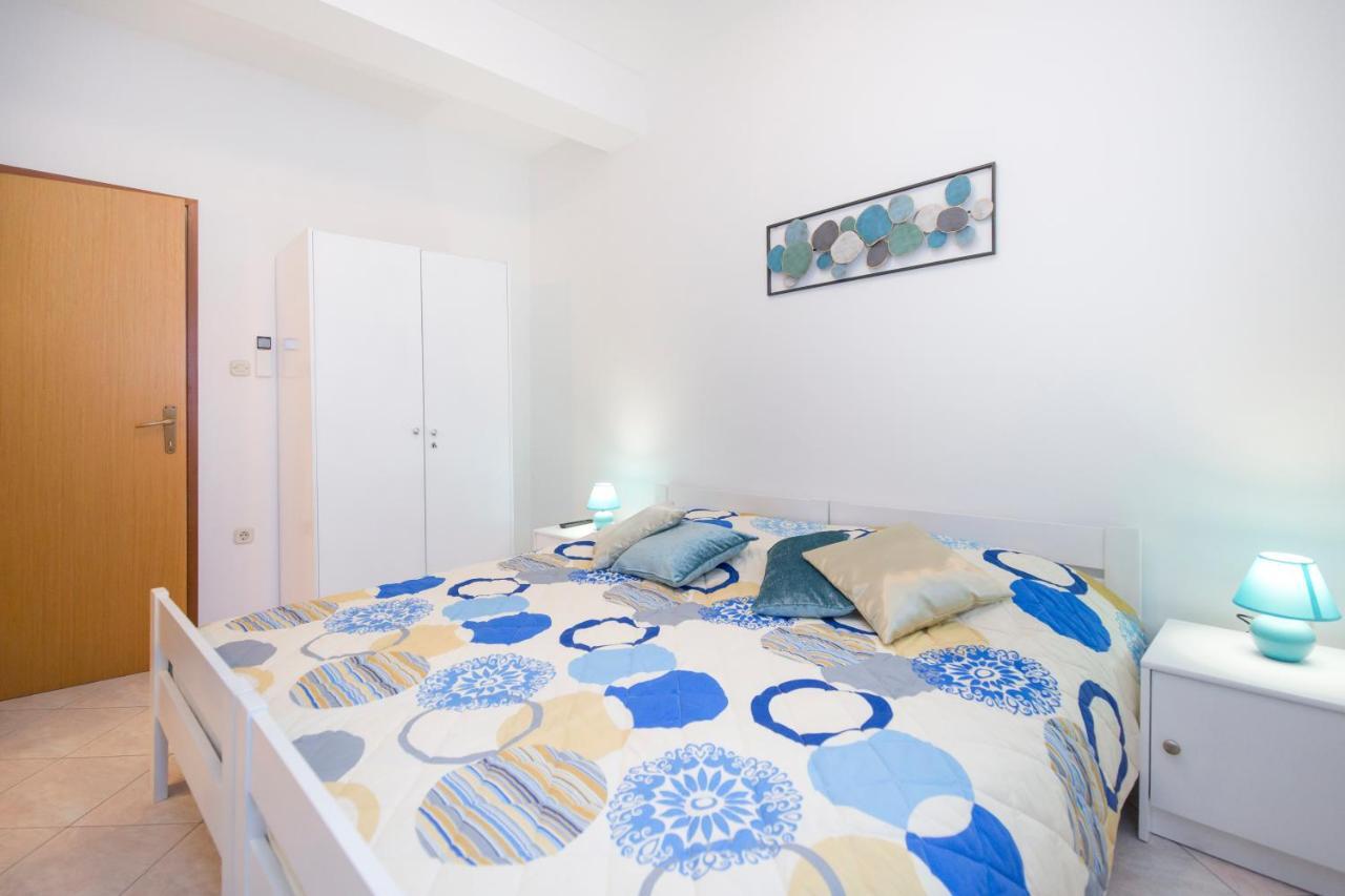 House Kontus Hotel Plomin Eksteriør billede