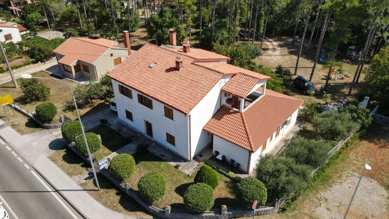 House Kontus Hotel Plomin Eksteriør billede